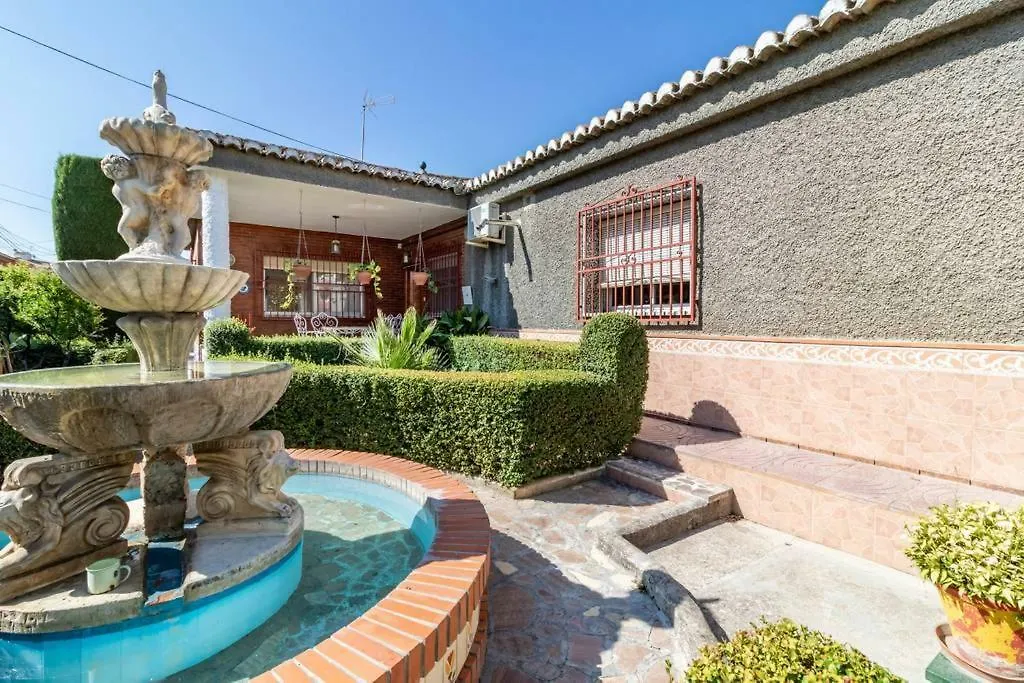 Chalet acogedor con piscina muy cerca de Granada Villa Churriana de la Vega 0*,