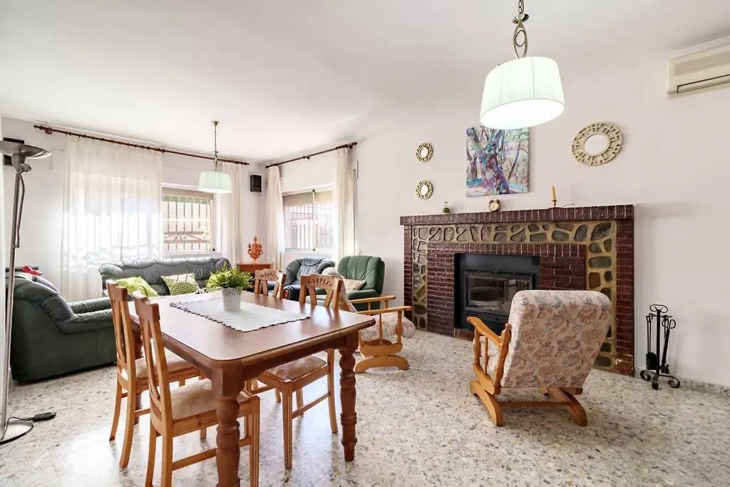 Chalet Acogedor Con Piscina Muy Cerca De Granada Villa Churriana de la Vega